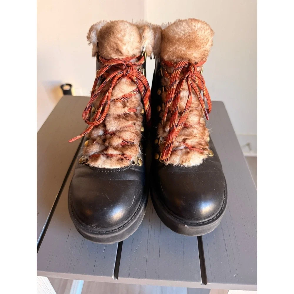 American eagle black faux fur‎ boots women's 8